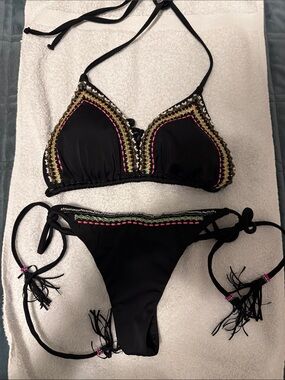 MARINA Black Swimwear Label Top with White Tag Detail